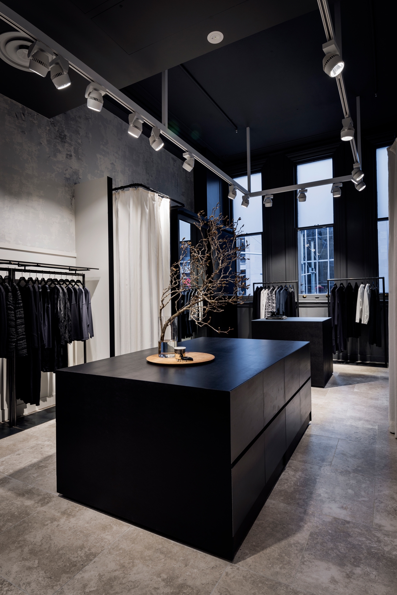 Erfahre mehr über das Projekt Oska Clothing, QVB