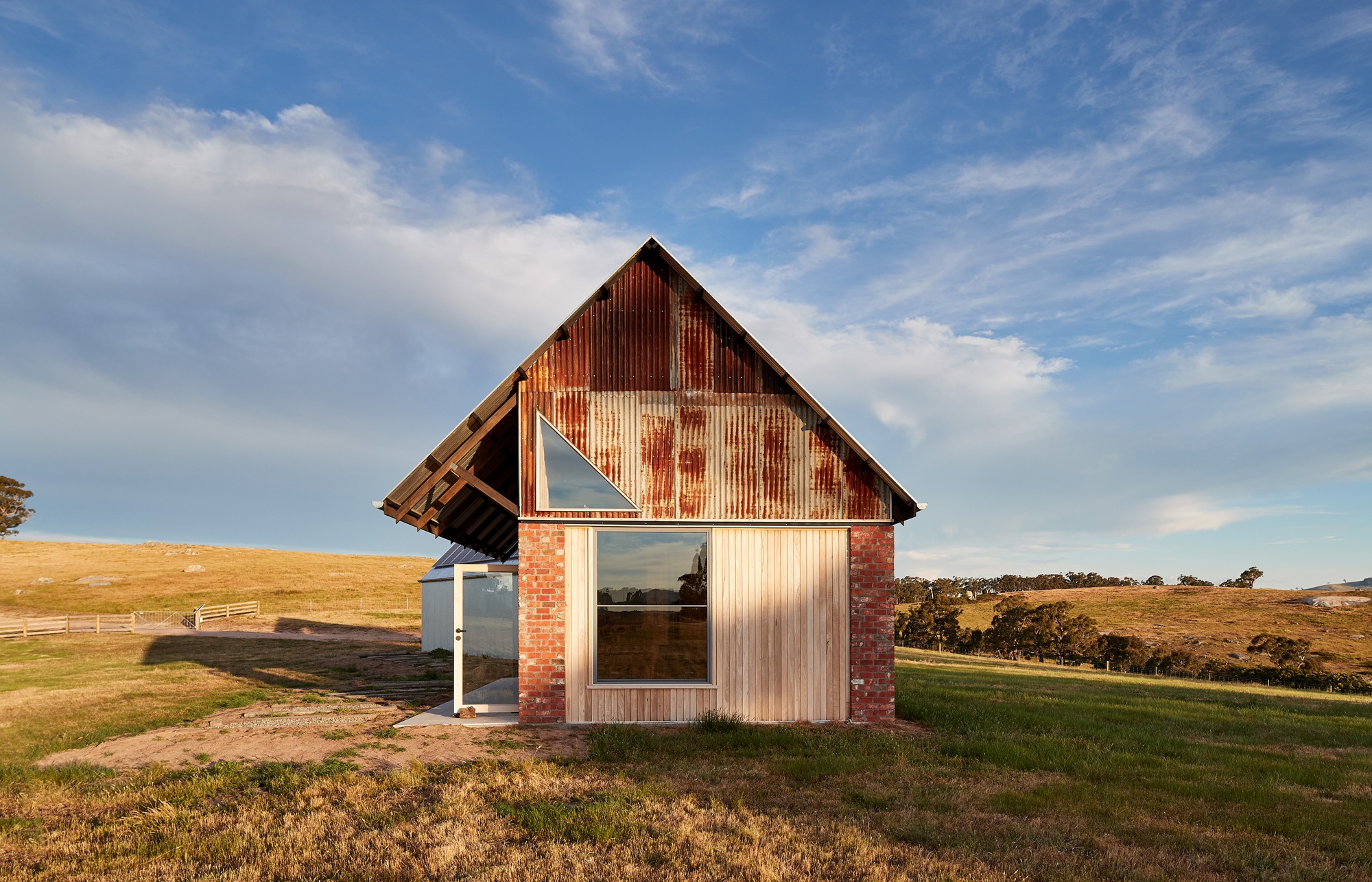 Read about project Nulla Vale House and Shed