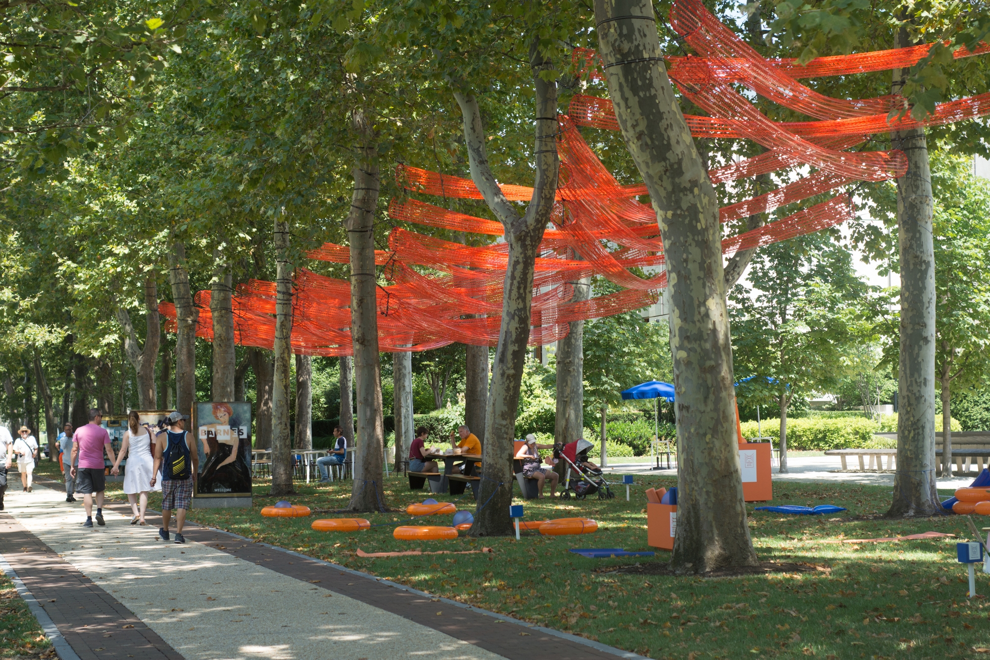 Erfahre mehr über das Projekt The Canopy at the Barnes / Alléesoid