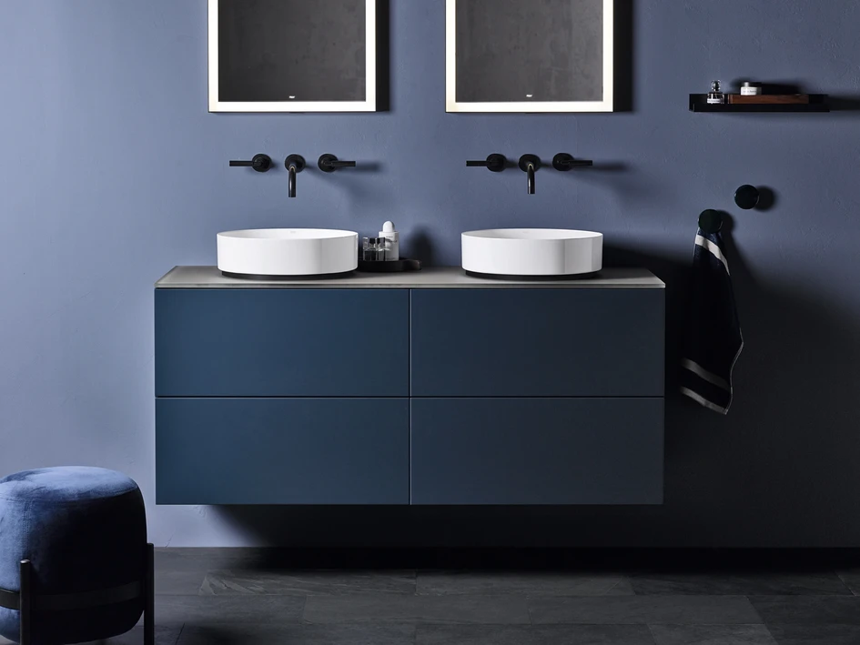 With their puristic design language, the washbasins integrate into the ambience of any bathroom
