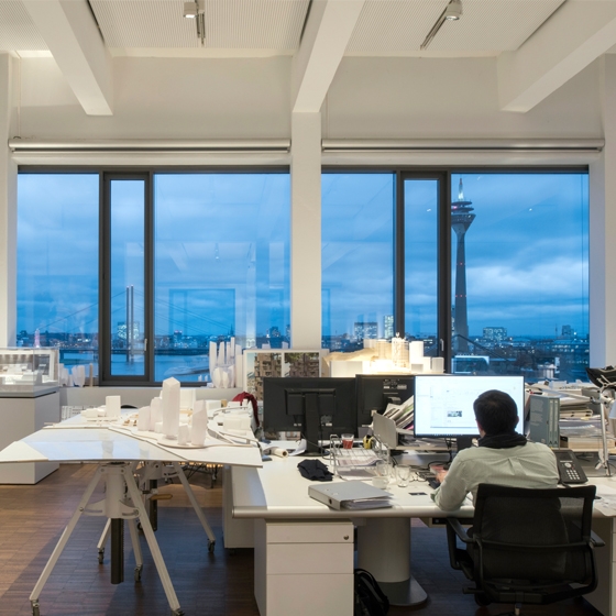 Read story Efficient light for creative work: ERCO
