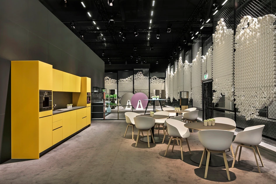 Palmberg presented a series of workplace stage-sets at this year's Orgatec – a range of spaces for different kinds of activity, each featuring ultra-functional, yet super-friendly modular product systems