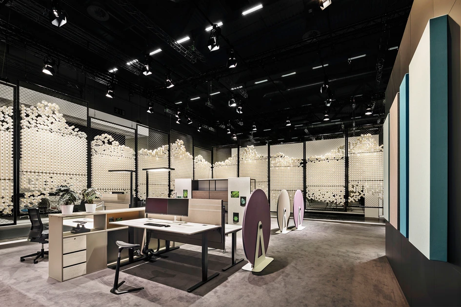 The literally named Disc provides mobile, not to mention sculptural, space division, which provides both visual privacy and sound-absorbing functionality