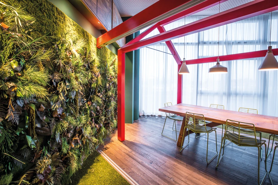 It doesn't always have to be decent: young companies like it a little wilder. With their hip appearance, Greenhill and Greenwood are the right fit, bringing a sense of dynamic and a pleasant fragrance to the room