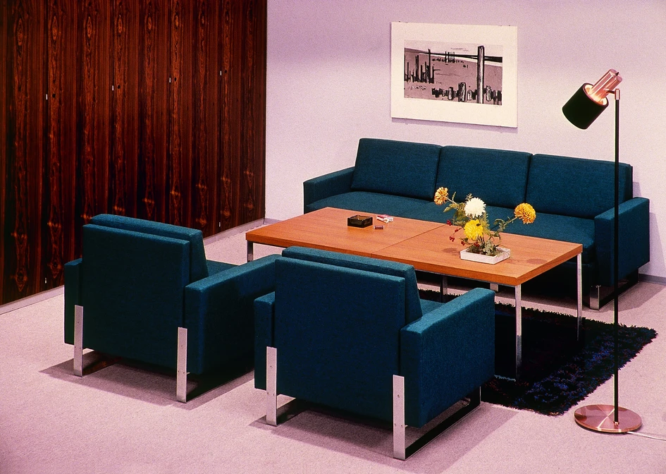 Then and now. The principle is the same, but with an updated look. Since the sixties Conseta lets people design their living room. As the first modular sofa, Conseta inspired generations and gave the living environment a new face