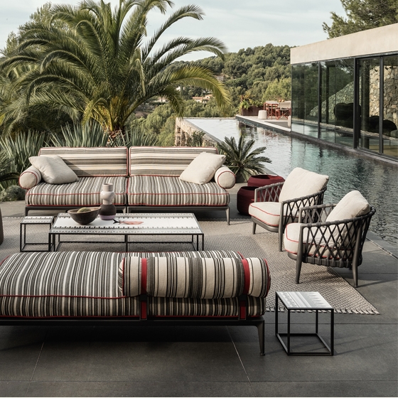 Read story Take it outside: B&B Italia Outdoor