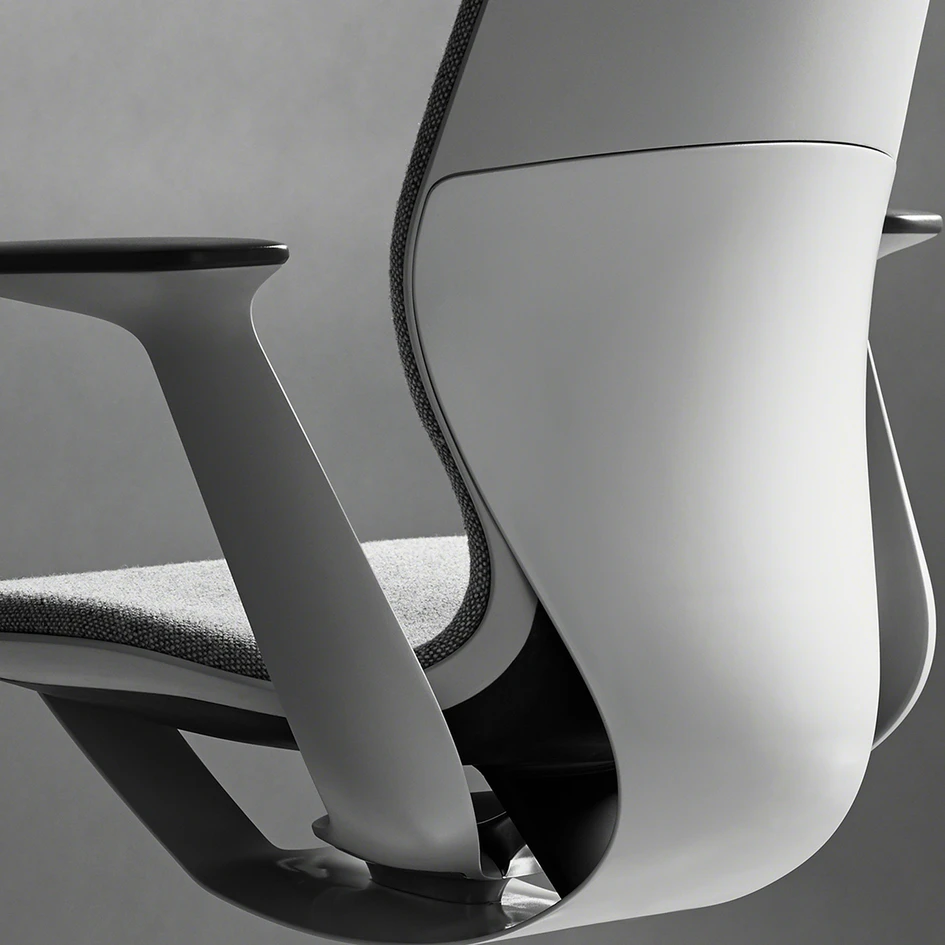 The office-chair SILQ by Steelcase features a clear and smooth design language with lasting qualities. Due to its formal and technical simplicity it won't be out-dated in years to come 