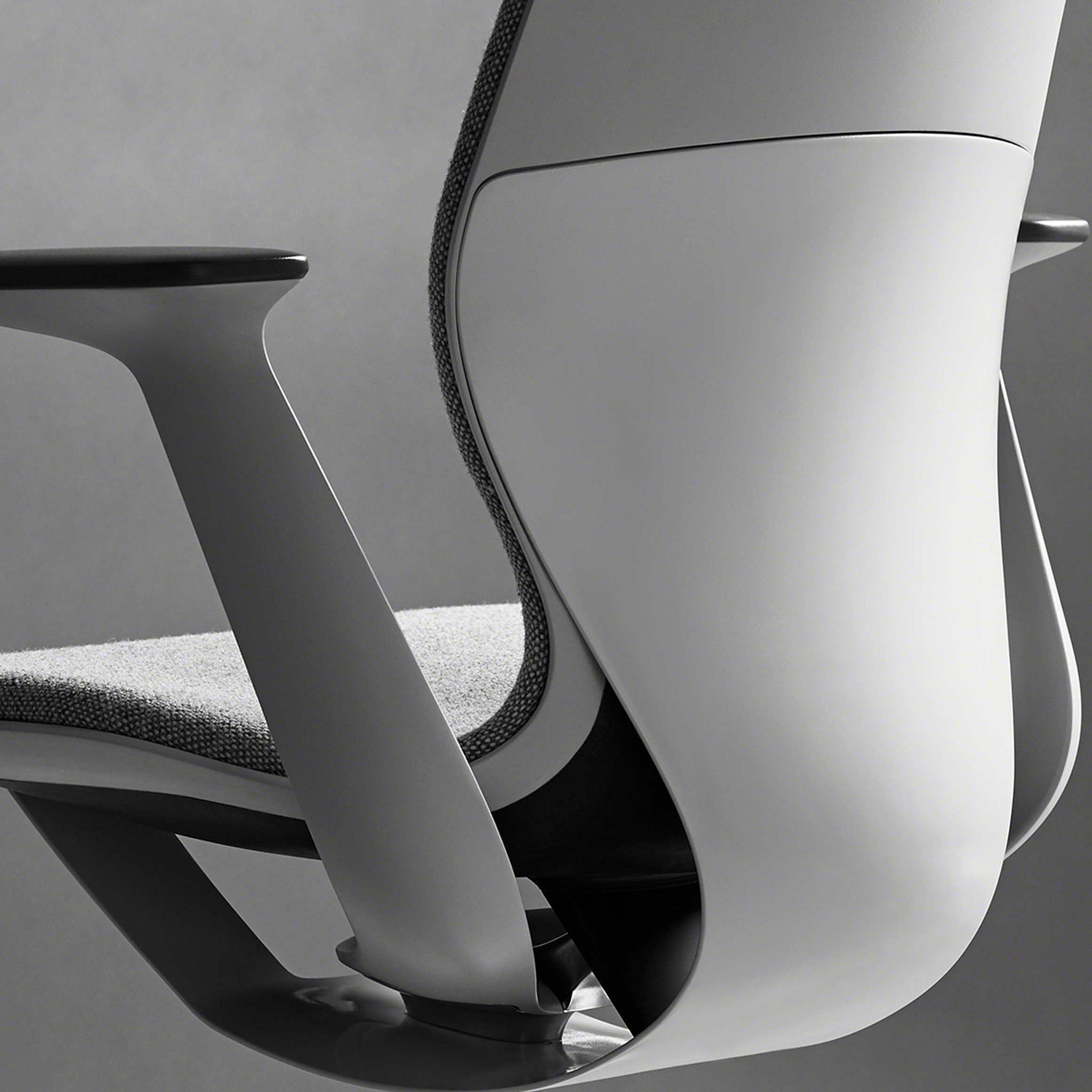 Lire l’histoire Heavy Petal: Steelcase SILQ