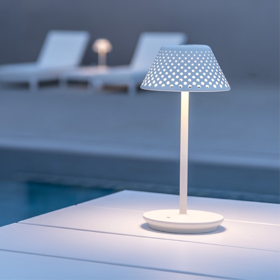 Read story Break out: the Mesh collection from Platek