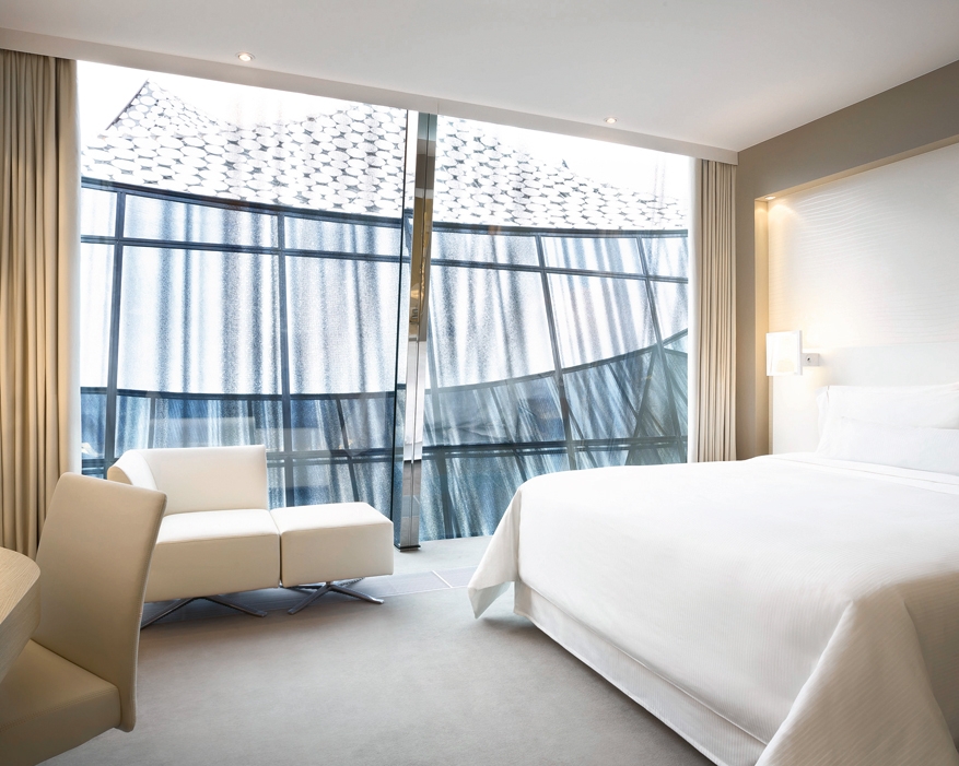 Spectacular inside and out – and already attracting guests from near and far. The Westin Hamburg Hotel is part of the Elbphilharmonie, Hamburg’s new landmark designed by Basle architectural firm Herzog & de Meuron