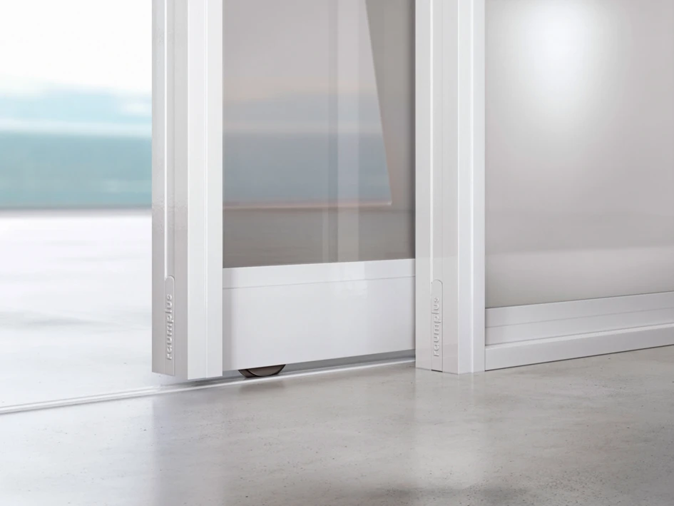 Carsten Bergmann:  "Alle unsere Produkte können an die Gegebenheiten vor Ort angepasst werden. Und das auf den Millimeter genau. Egal, ob es sich um eine kleine Nische, schräge Decken oder einen Schornsteinvorsprung handelt."