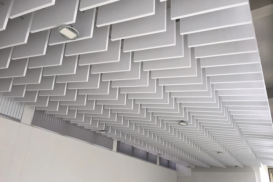 For optimal room acoustics, the concept should be developed in parallel to the planning. Of course, sound-reducing "landscapes" can also be retrofitted