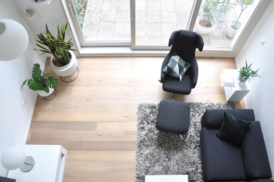 Drahtlos glücklich. Das Wireless-System Busch-free@home von Busch-Jaeger gewährt grenzenlose Freiheiten – den vollen Service über Etagen hinweg, aber auch die Option, Schalter und Dimmer wieder mal auszutauschen oder anders zu belegen, wenn man es möchte