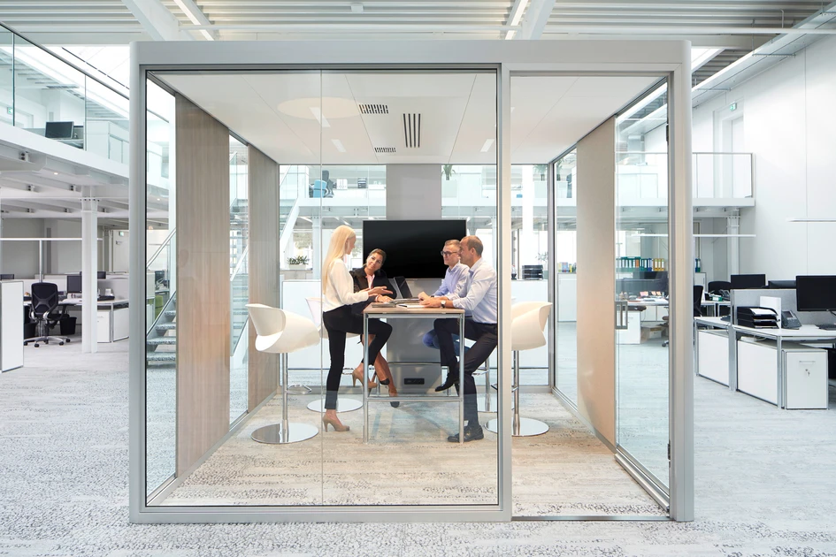 With the "Bosse cube 4.0", office landscapes can be created within a few hours, independent of the building structure. The connection to the power supply is simple via electrical sockets