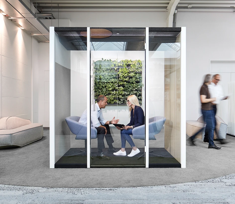 The superior sound insulation of the Bosse telephone cube 2.0 (top) and Bosse dialogue cube (above) enables undisturbed communication