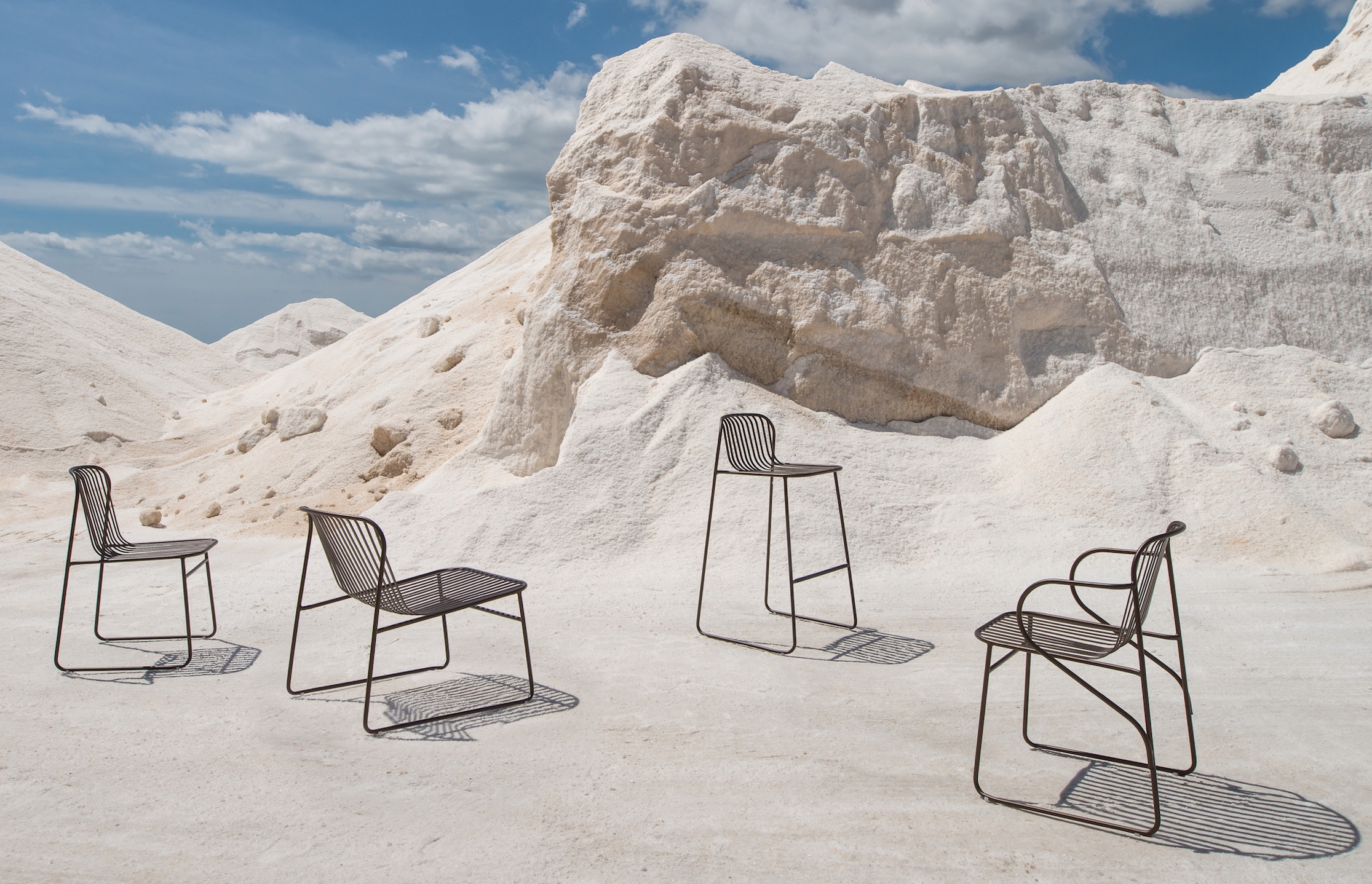 EMU’s Riviera collection is designed by Lucidi/Pevere. It consists of a chair, small armchair, lounger and stool and is made of welded tubular steel, demonstrating the company’s skill in metalworking 