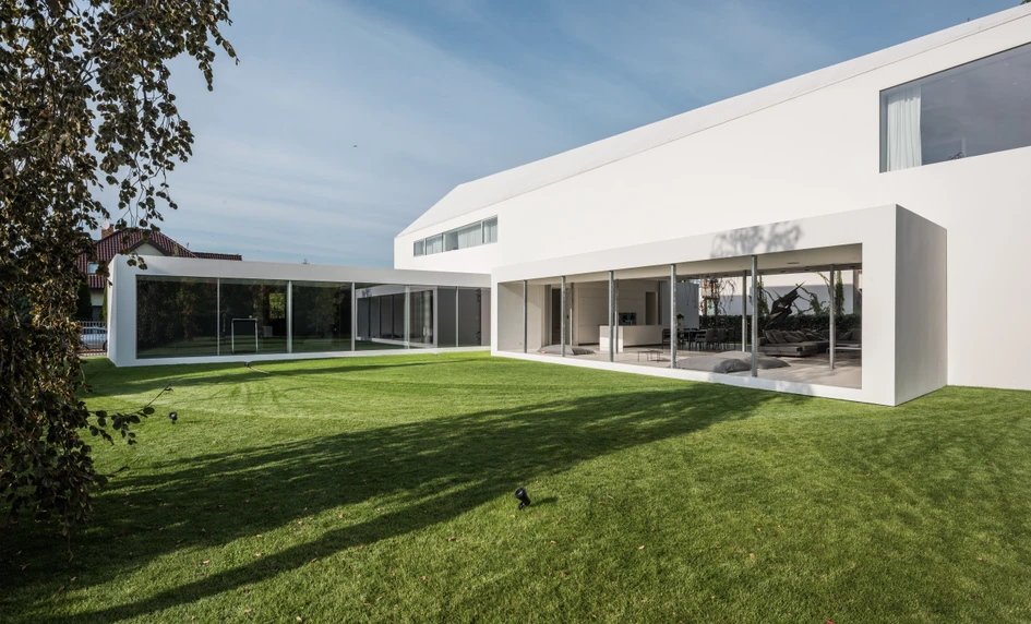 Quadrant House Photos: Juliusz Sokolowski (1,3), Olo Studio (2)