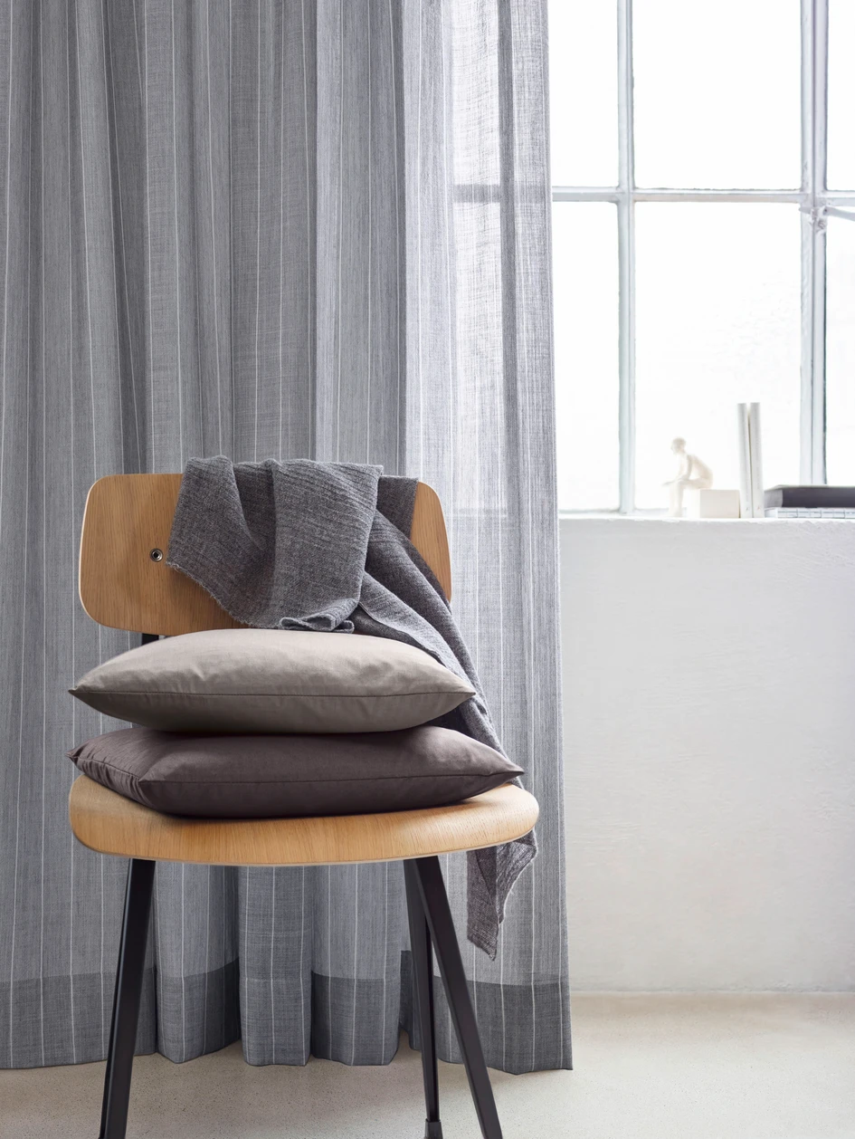 nya nordiska at its best. Zeitloses Nadelstreifen-Design auf 100% pure new wool – Fino Pin
