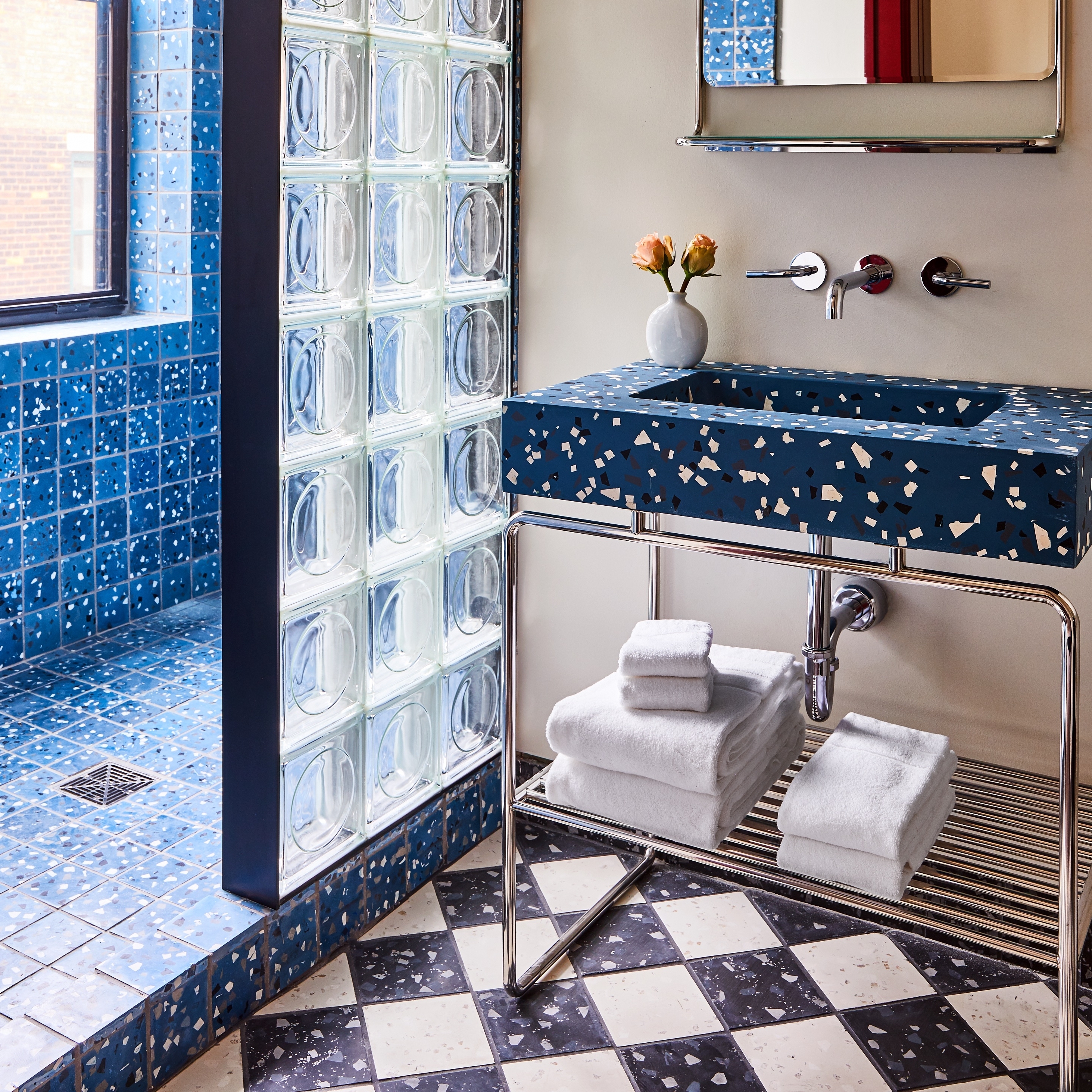 Read story Water worlds: the new hotel-bathroom experience