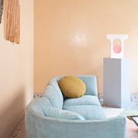 Mendini’s all-enveloping environment perfectly chimes with the cocooning qualities of Rendez-vous and the Chillout armchair