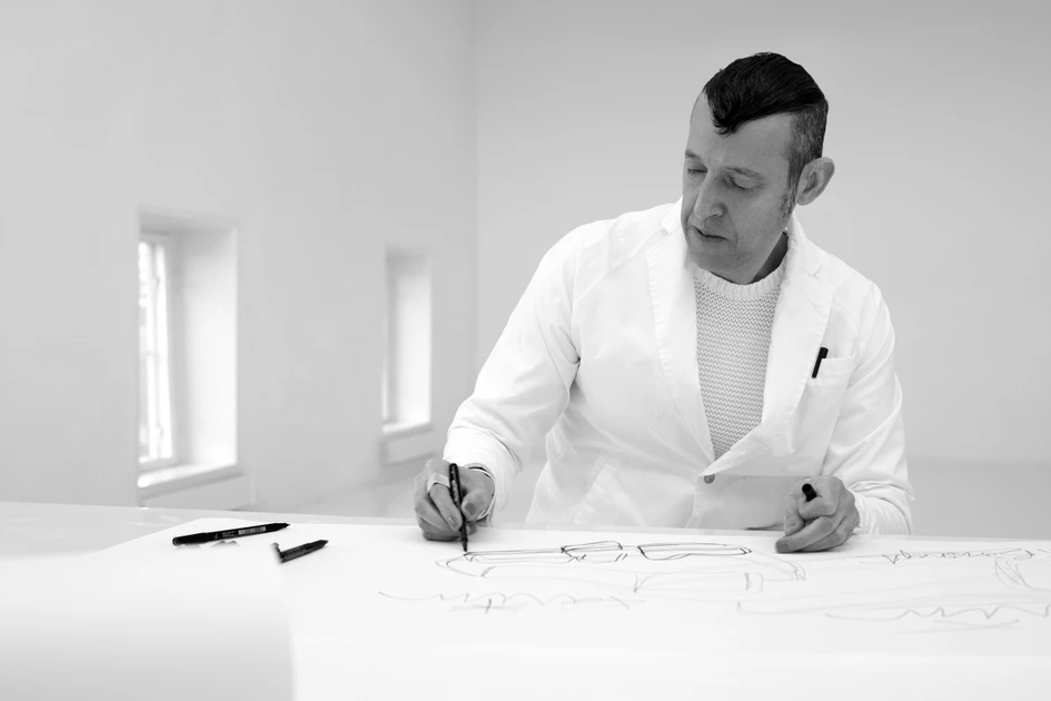 Karim Rashid designed the Ottawa system to fit the way we work, socialise, collaborate and relax in today’s workplaces, hotels, lounges and homes