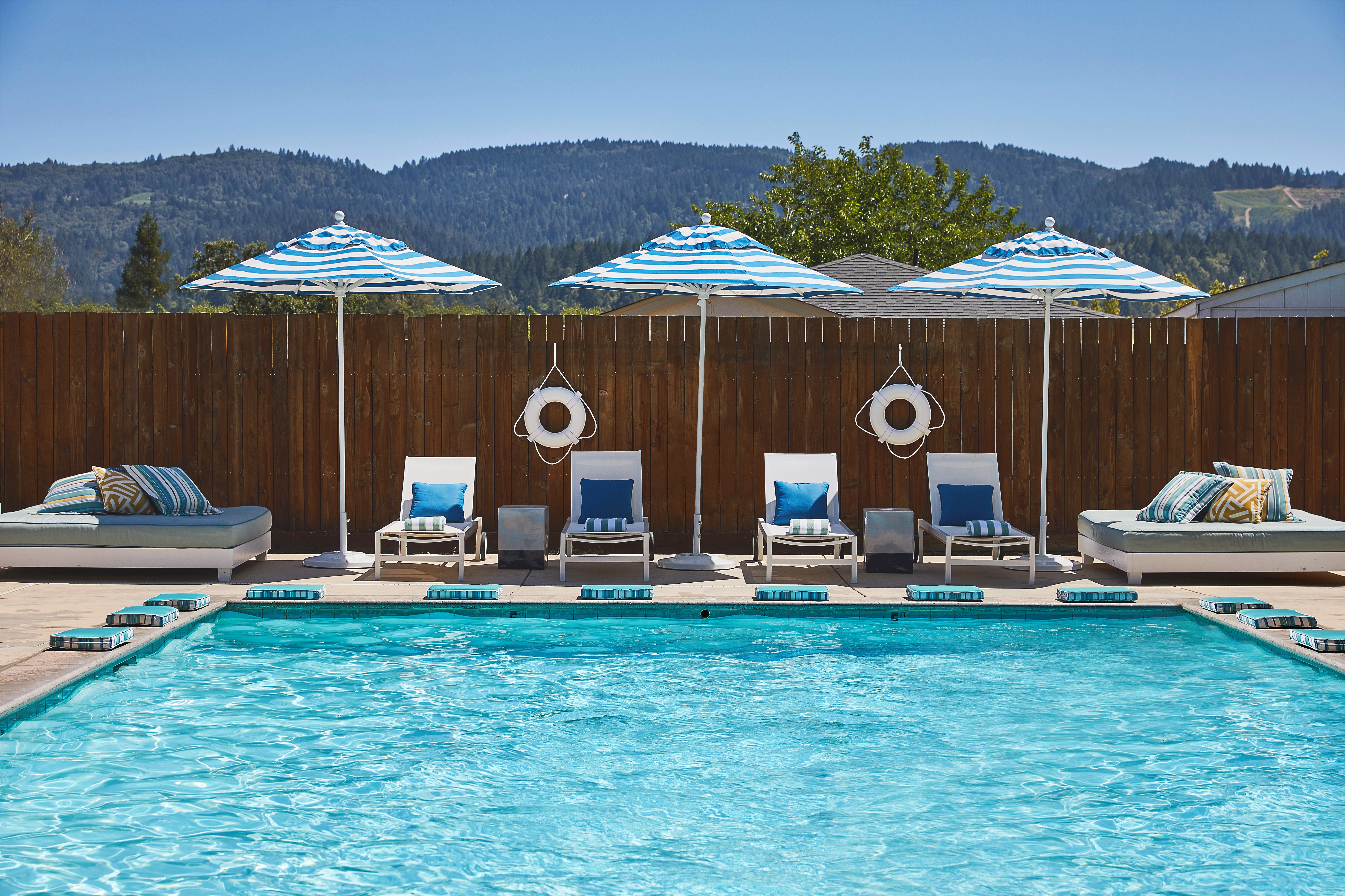 At the Calistoga Motor Lodge & Spa in Northern California, AvroKO provides a contemporary twist on the motor lodge – a much loved American institution – without compromising either tradition or thoughtful design. Photos: Aubrie Pick