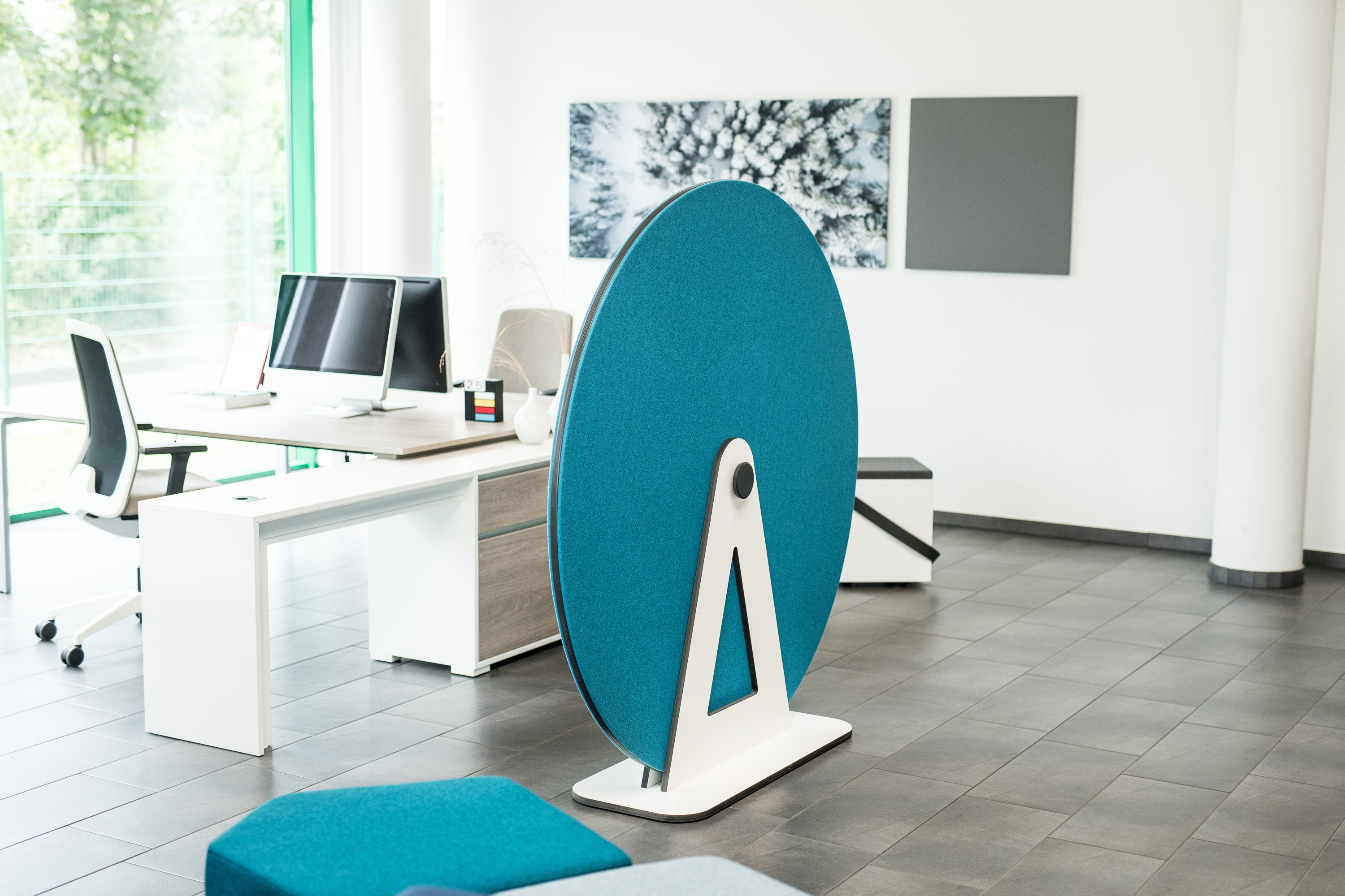 Palmberg verleiht Arbeitsplätzen mit seiner dynamischen Büromöbelkollektion mehr Ausdruck und Flexibilität. Viele der Produkte sind akustisch aktiv