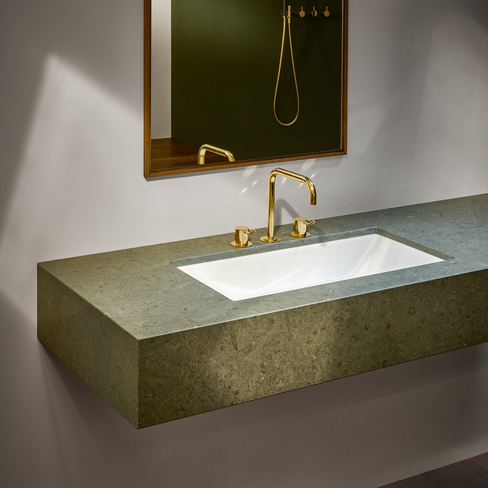 Leggi la storia Everything flows: Baths from BETTE