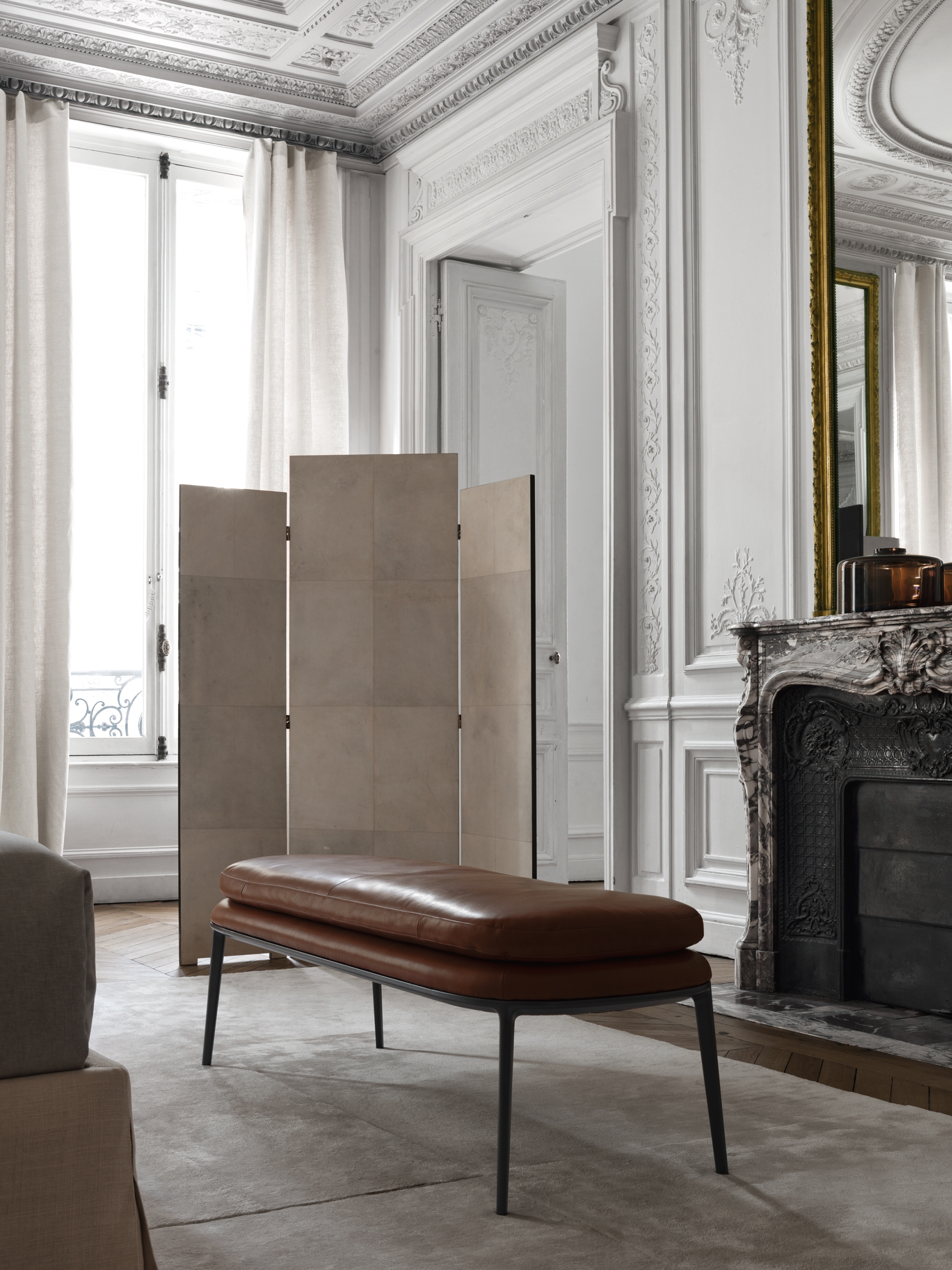 A new bench has been added to the popular Caratos collection, which features a distinctive metal frame supporting the comfortable upholstered seat