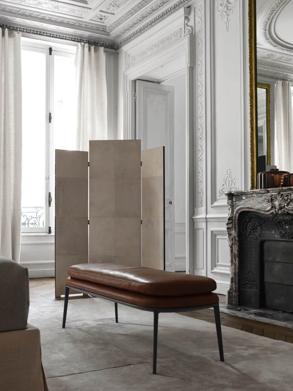 A new bench has been added to the popular Caratos collection, which features a distinctive metal frame supporting the comfortable upholstered seat