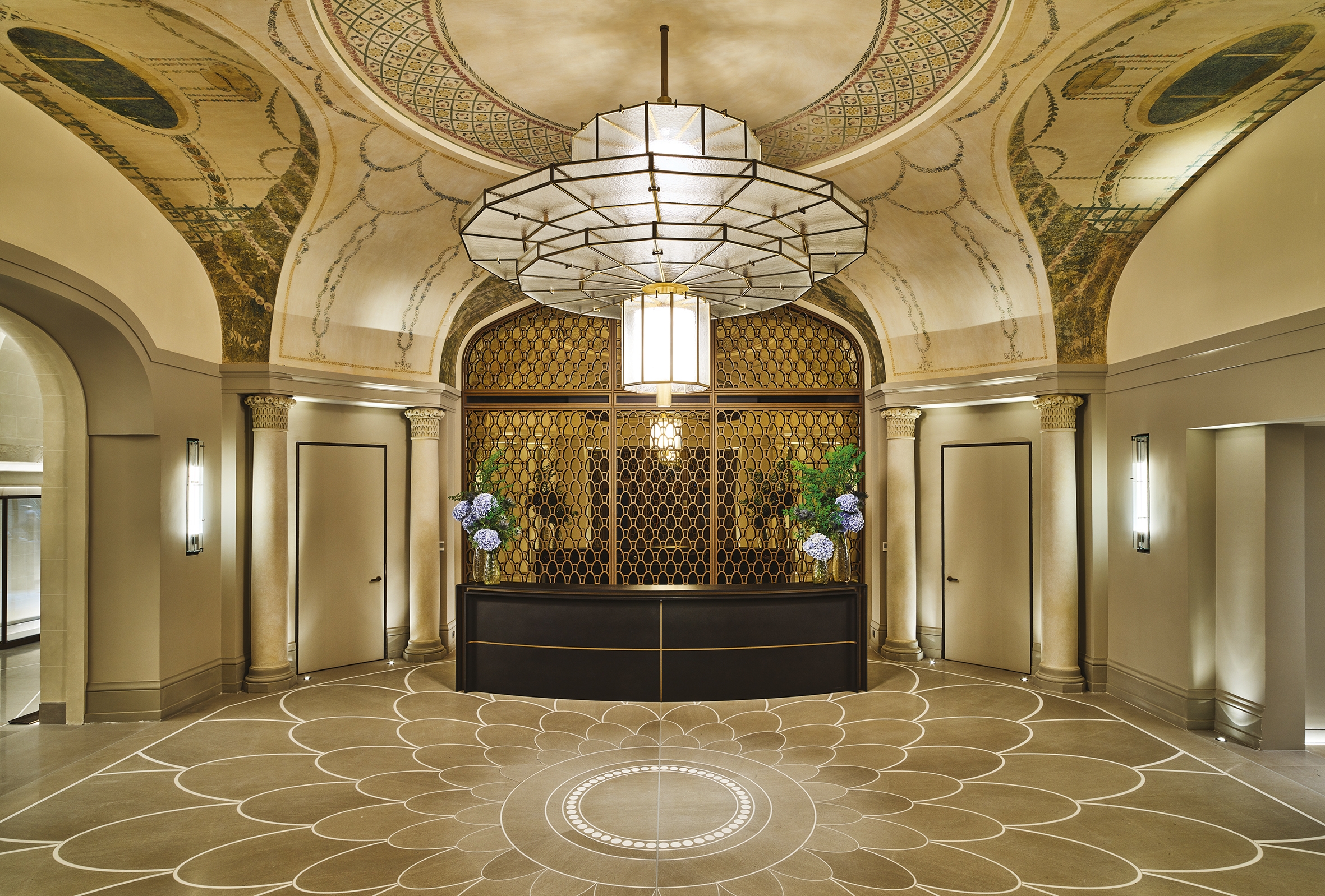Poliform Contract offers a full top-to-toe interior furnishings service for major, international projects like the recently restored five-star hotel Lutetia in Paris