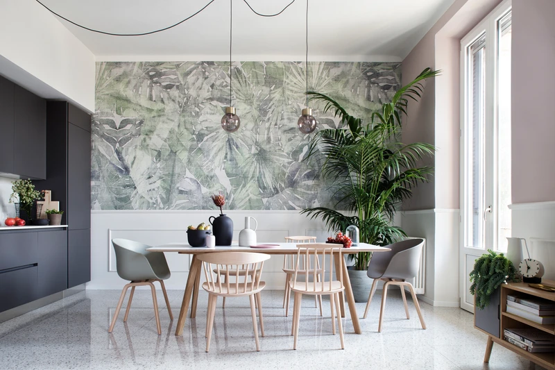 Tecnografica’s Fitzcarraldo wallpaper emphasises the use of nature in the J50 apartment by Studio Tenca & Associati. Photos by Riccardo Gasperoni