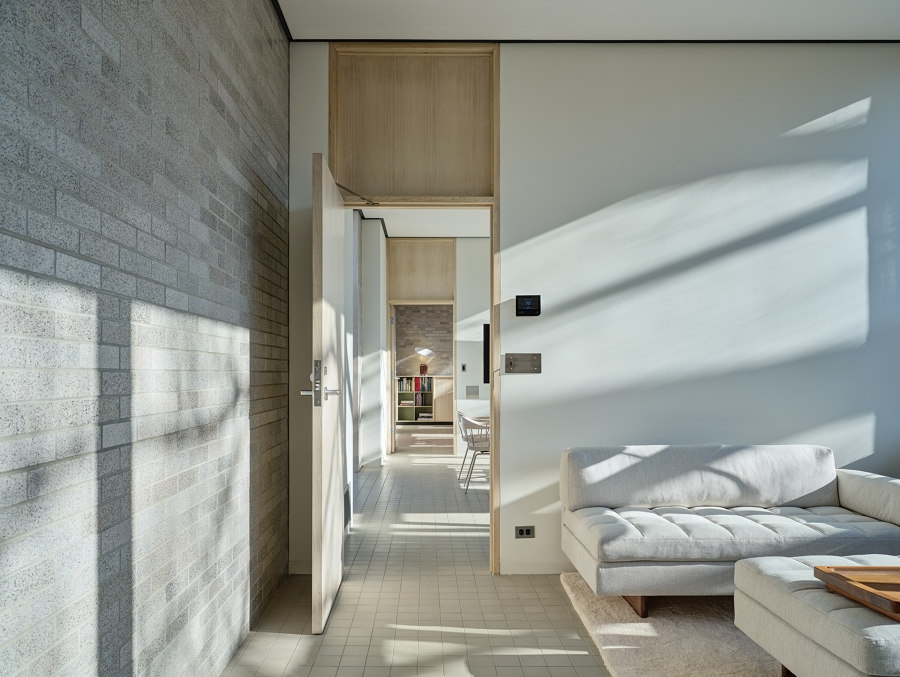 BassamFellows Headquarters shows how architects and designers can respectfully adapt and faithfully renovate heritage buildings, while making them fit for the 21st century user. Photographer: Michael Biondo