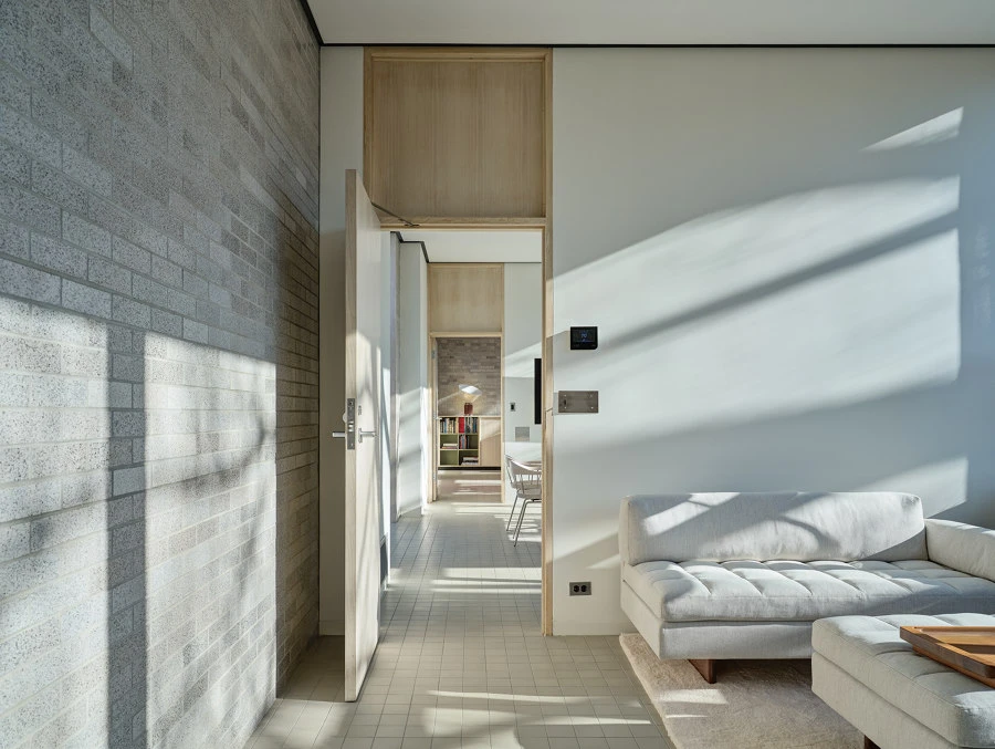 BassamFellows Headquarters shows how architects and designers can respectfully adapt and faithfully renovate heritage buildings, while making them fit for the 21st century user. Photographer: Michael Biondo