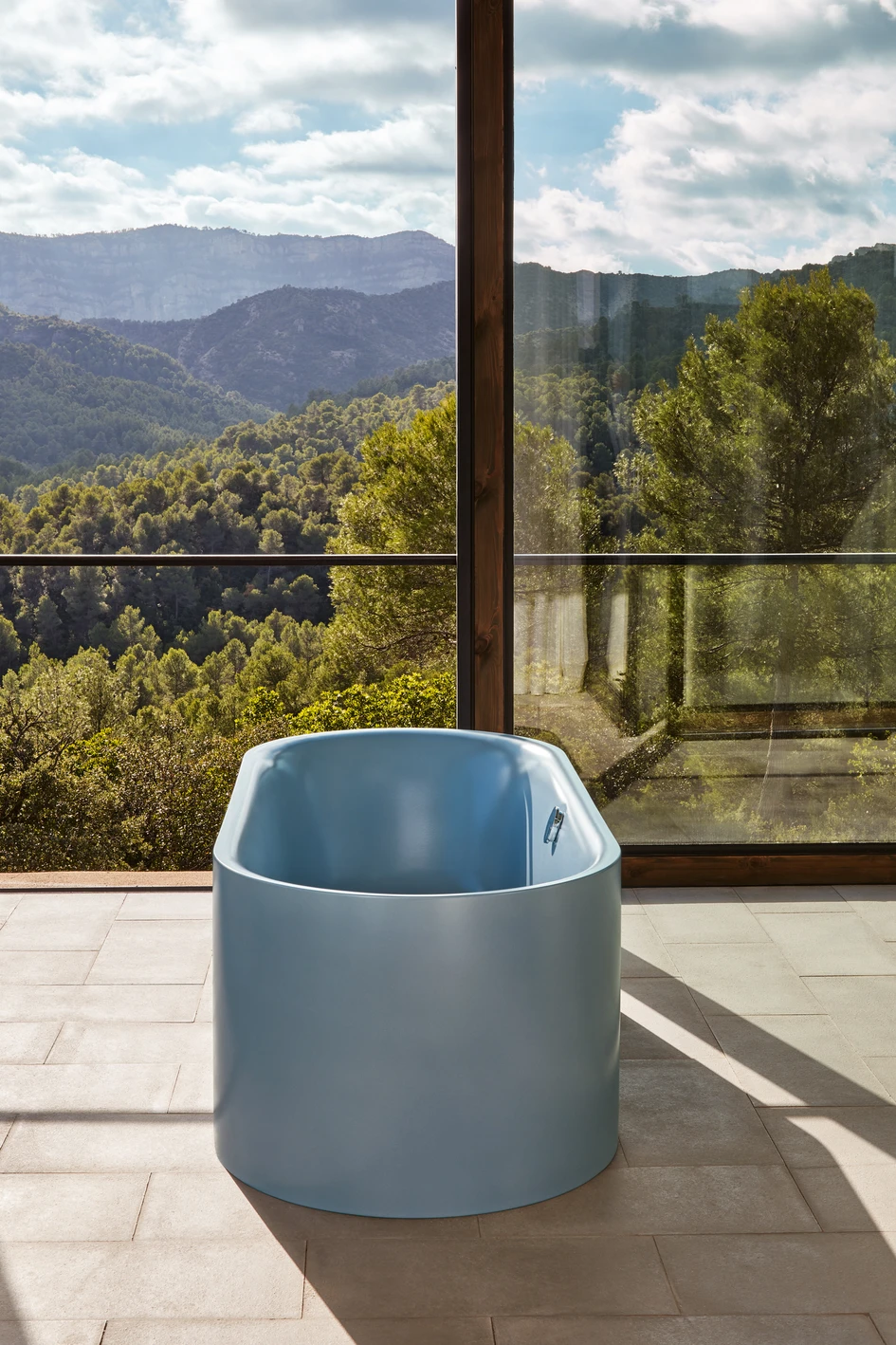 More bathroom comfort: With a wide range of common bathroom colours and a total of 22 additional Bette matt colours, the company offers a broad range of options, enabling designers to create numerous combinations