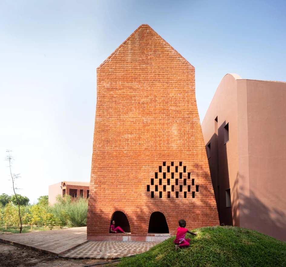 Samira Rathod Design Associates' School of Dancing Arches in Bhadran, India takes advantage of terracotta bricks produced in a local kiln. Photo: Niveditaa Gupta