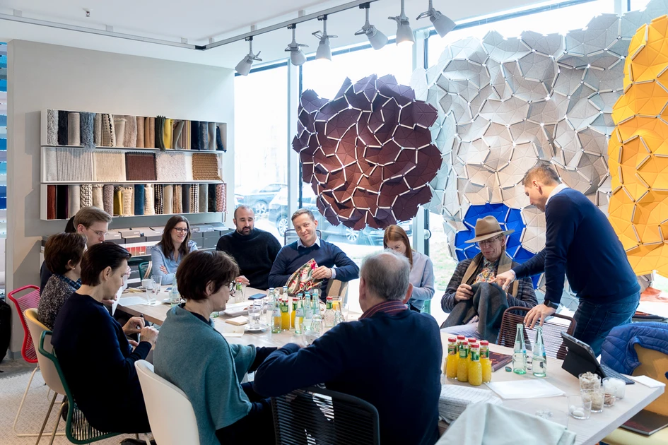 Die Design Post veranstaltet regelmässig Networking-Events und bietet Marken die Möglichkeit, eigene Meet-ups, Produkteinführungen oder Workshops zu organisieren