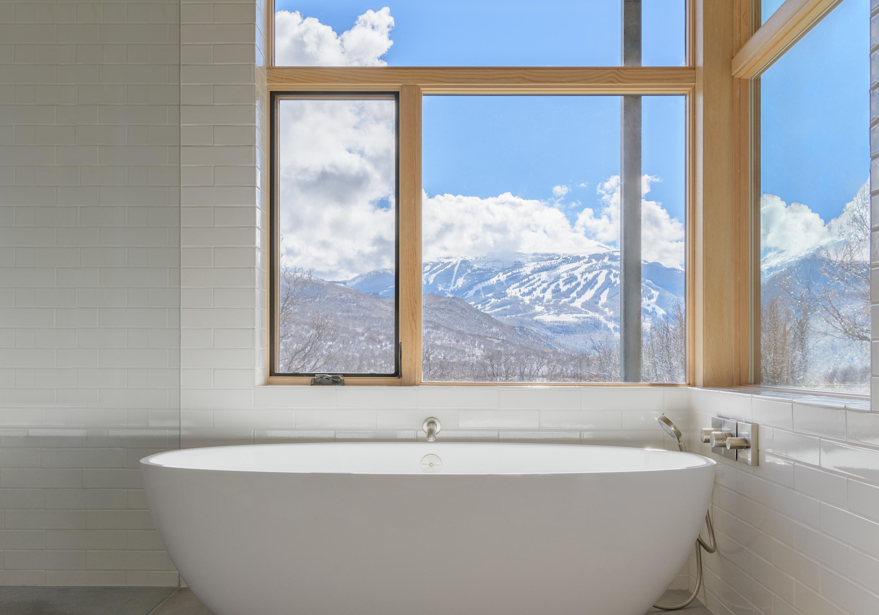 CCY Architects-designed Gammel Dam Residence is a mountain home that combines a sprawling, informal layout with a simple material palette. Photos: Draper White