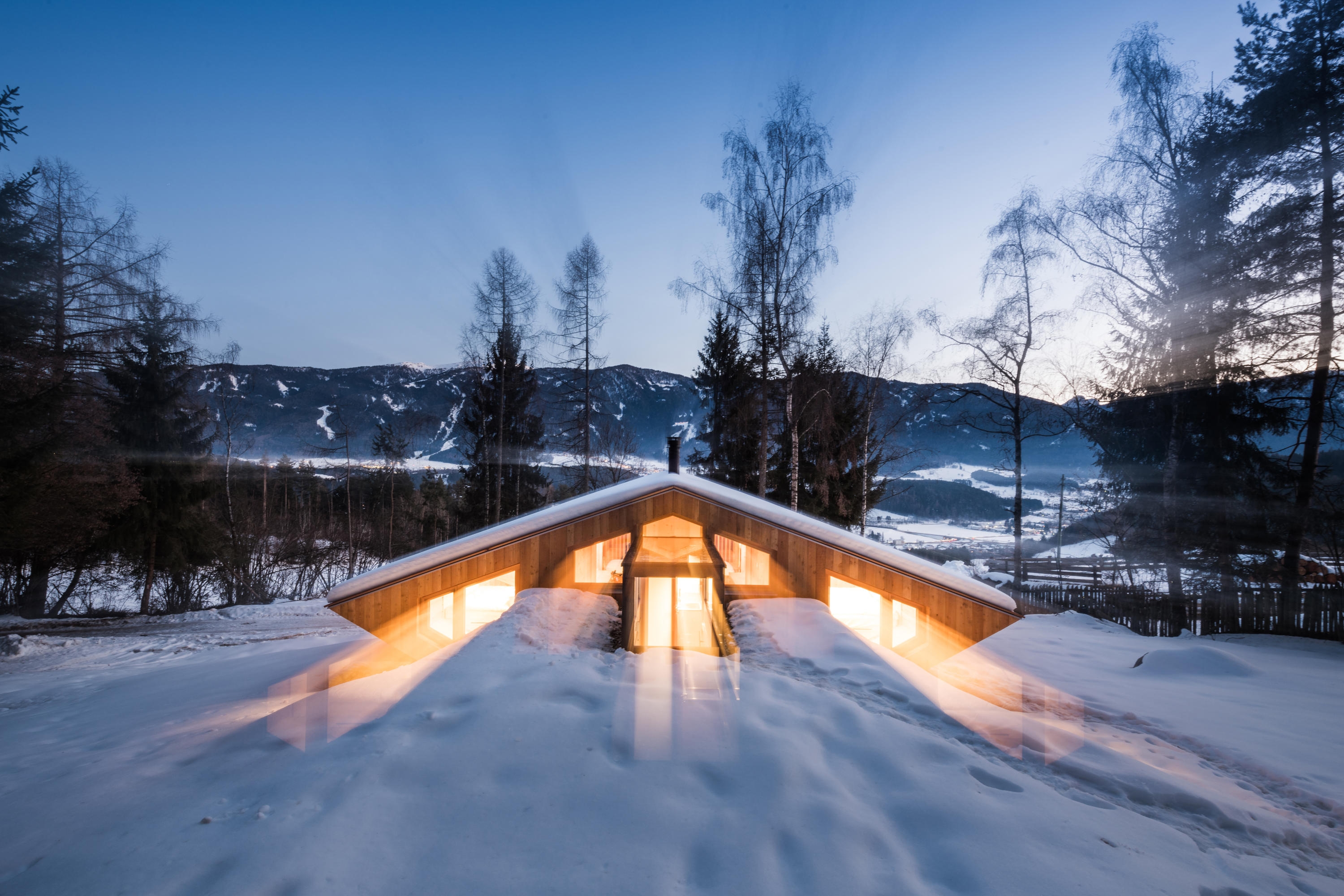 Stefan Hitthaler’s UFO, originally designed by Joseph Lackner, is a five-sided prism whose wing-like protrusions accommodate stepped sleeping areas around an open central space. Photo: © Harald Wisthaler
