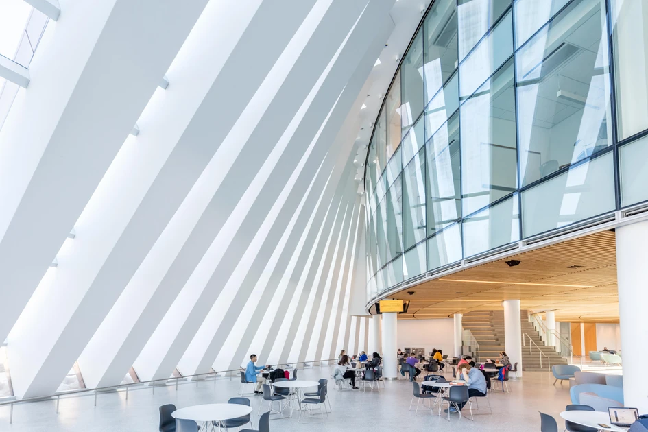 The Isenberg School of Management Business Innovation Hub by Bjarke Ingels Group is a straightforward educational facility with a unique, but elegant formal flourish. Photos: Laurian Ghinitoiu (top); Max Touhey (middle, bottom)