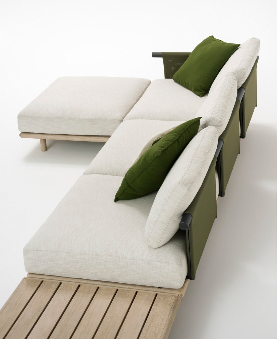 Eden’s innovative backrest comes in two versions – with a padded belt for added comfort (top) or a taut, lightweight fabric for a slimline look (above)