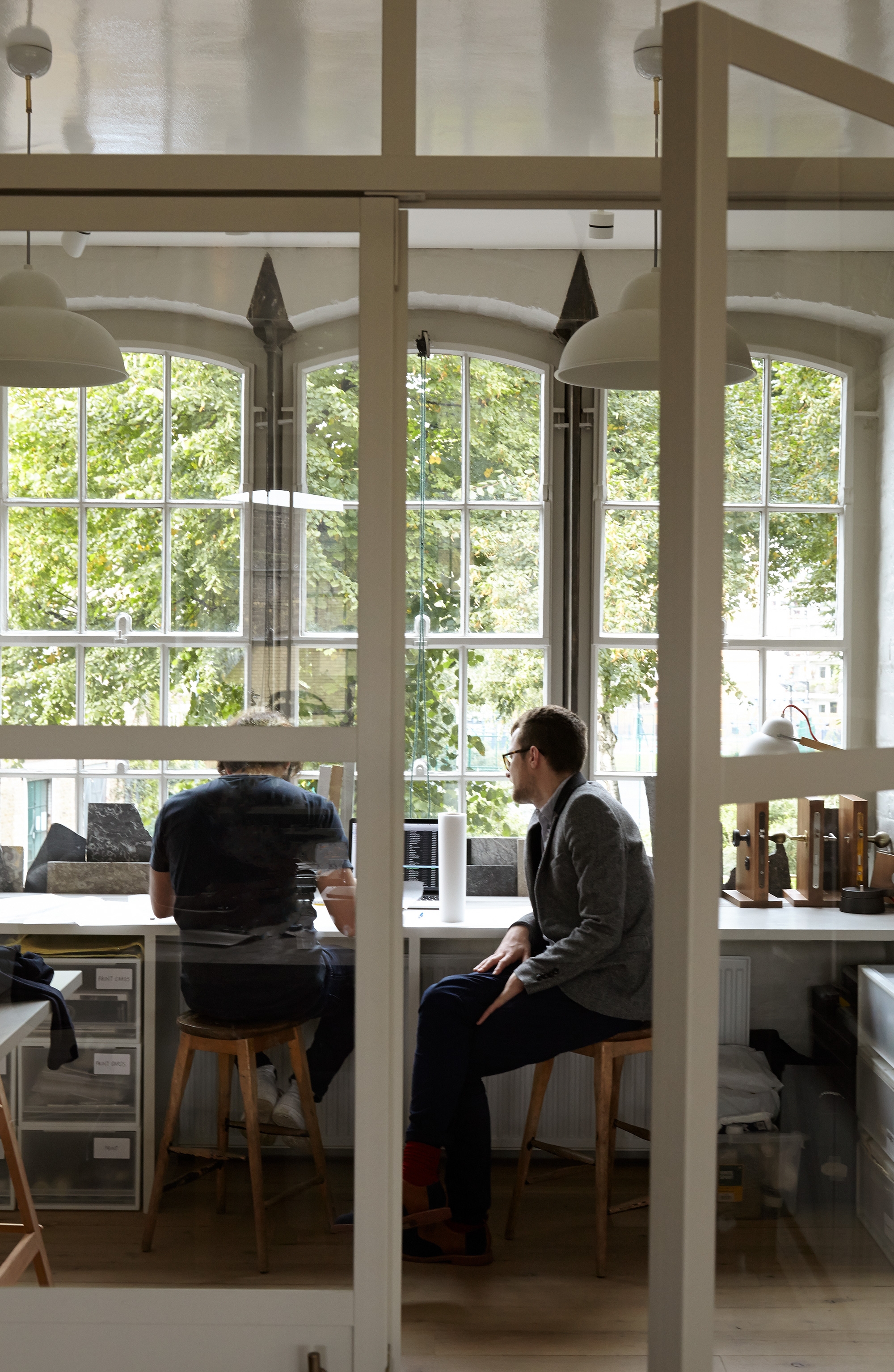 Crawfords Team entwickelt im Londoner Studioilse Konzepte für Innenräume, die dem Wohlbefinden der Menschen dienen, die darin leben und arbeiten oder sie besuchen und die gleichzeitig Markenennarrative liefernCrawfords Team entwickelt im Londoner Studioil