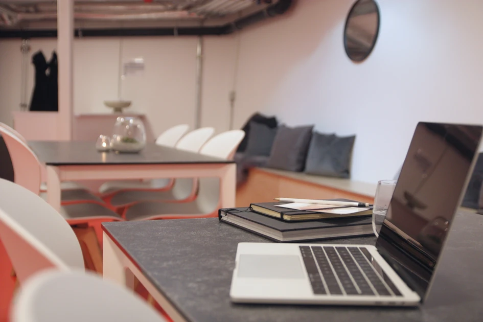 Other spaces in URBAN RIGGER®, all conducive to living and studying, are furnished with BoConcept’s communal tables