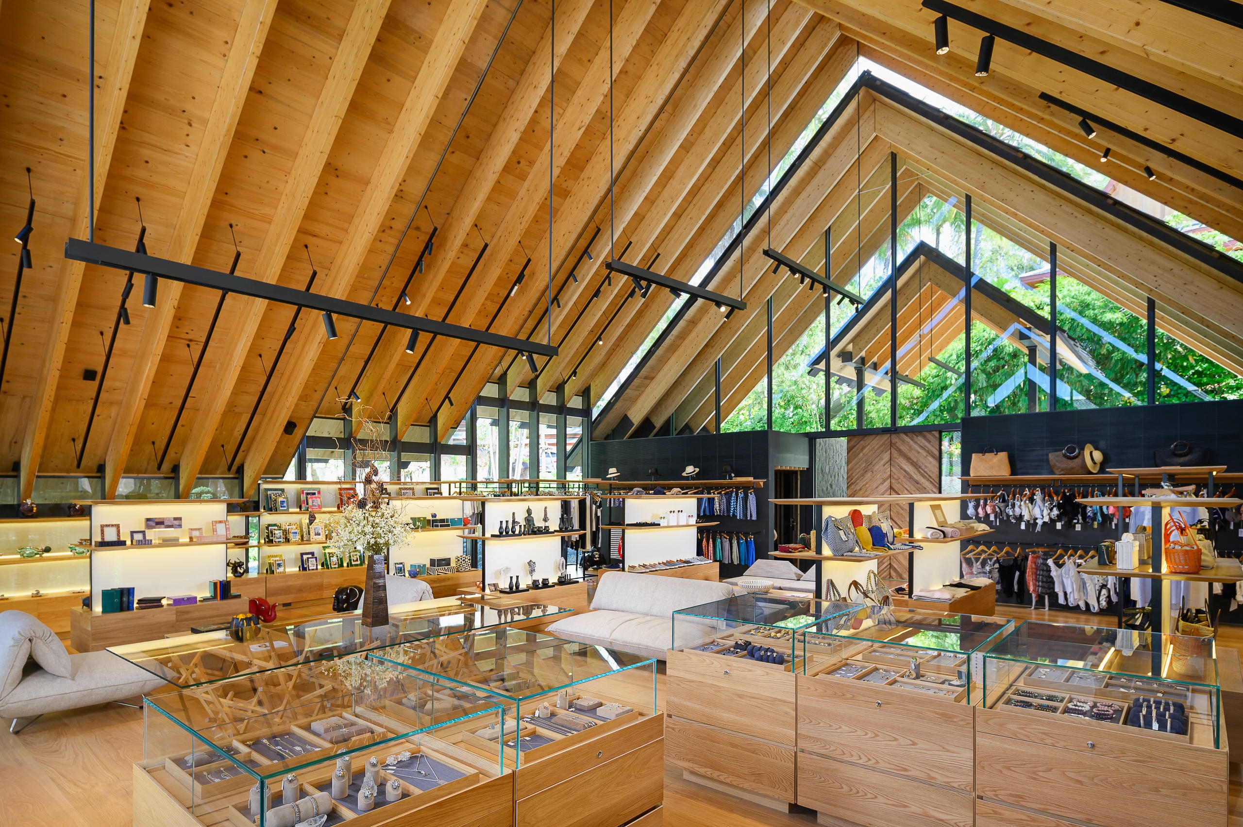 Kengo Kuma & Associates' Amanpuri Retail Pavilion is inspired by traditional architecture, but its bold roofline, open plan and light-filled interiors create an informal retail environment. Photos: Courtesy of Kengo Kuma & Associates