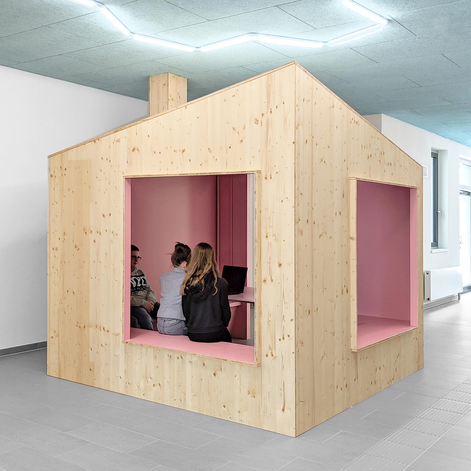 Read story Flying colours: chromatic school spaces