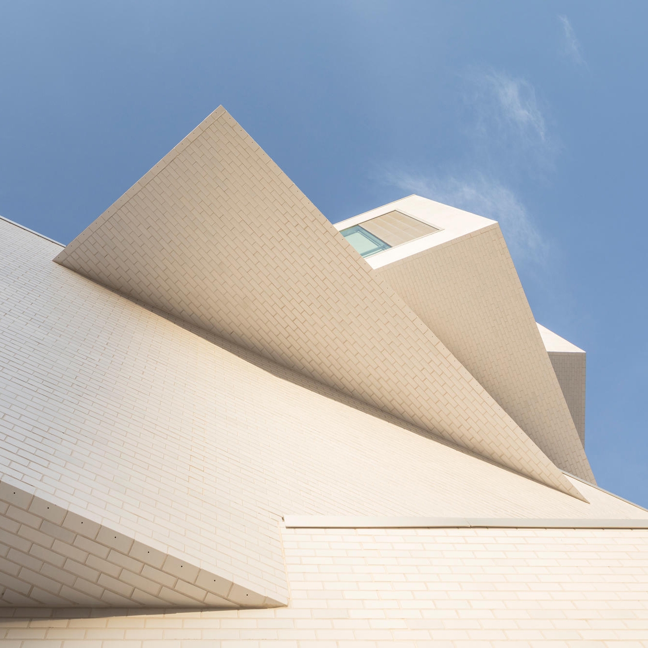 Lire l’histoire A new school of thought: education projects that really teach us something