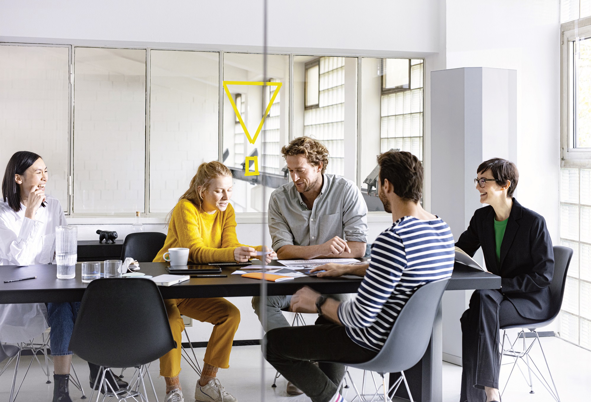  Sound Balance is more than just an acoustic system. It defines zones, can be used as a design element and enables relaxed cooperation in the office 