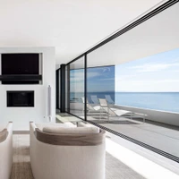 SPF:architects' refurbishment of Taylor Beach House has enhanced the beach residence's modernist features by bringing in more light and providing even more uninterrupted views. Photos: Matthew Momberger
