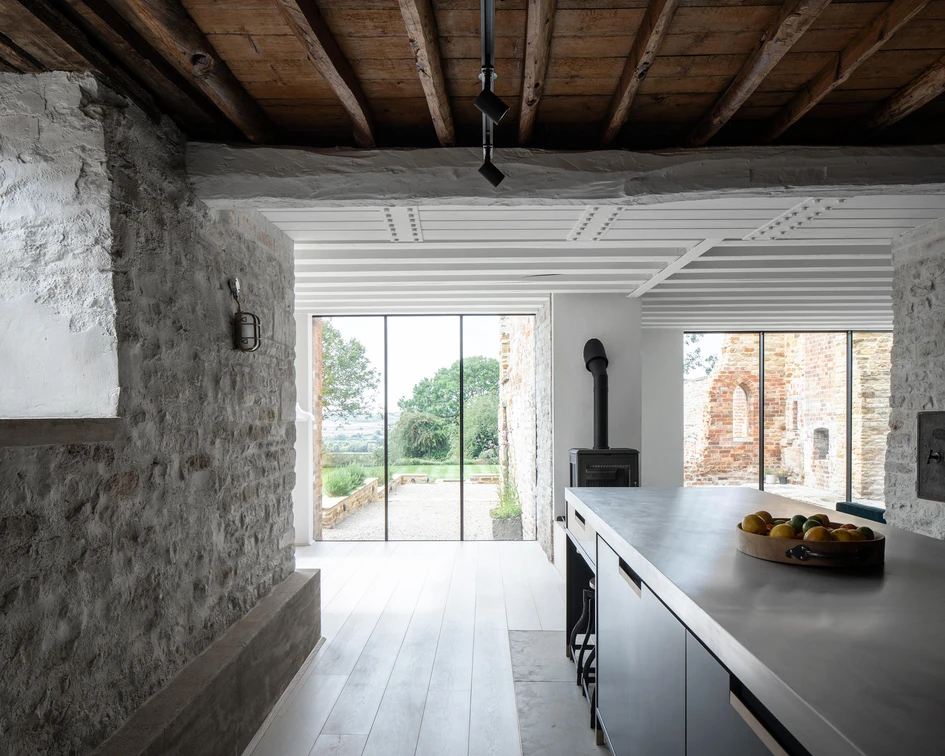 The newly added walls of Will Gamble Architects' The Parchment Works form a conscious contrast with the existing structure. Photos: Johan Dehlin