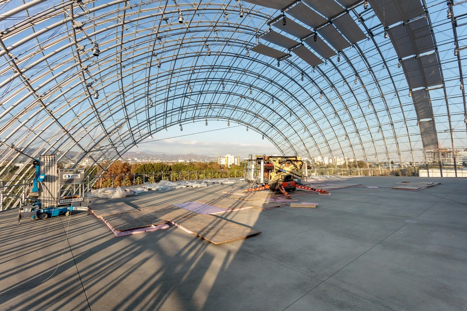 The dome comprises approximately 1,500 laminated glass panels and creates a spectacular viewing platform for the museum's visitors. Photos: © Renzo Piano